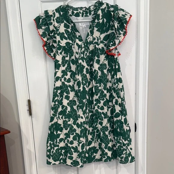 THML Green and White Flutter Sleeve dress - Picture 4 of 10